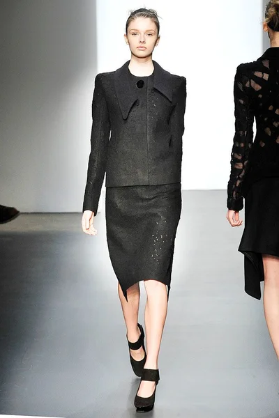 Look 19